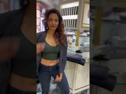 Navina bole visited Insiyas Mumbai , to get a relaxing hair spa and a haircut 💇🏻‍♀️