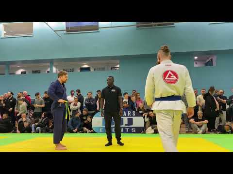 AllStars BJJ: Nic Sanderson winning by Arm Triangle (full match)