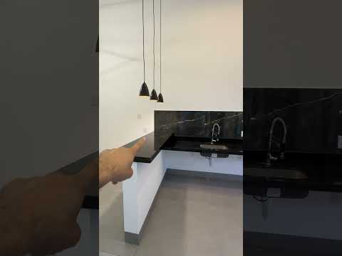 Casa setor Garavelo em Aparecida de Goiânia 3 qts uma suíte 125 m2 construção R$490.000,00