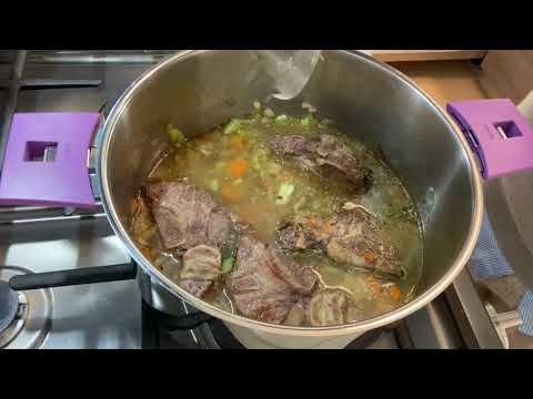 EASY AND SIMPLE BEEF BROTH RECIPE BY CHEZ FRANCOIS...