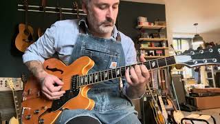 Video thumbnail for Epiphone Riviera Nick Valensi 🔥🔥 by L’atelier l’Hirondelle