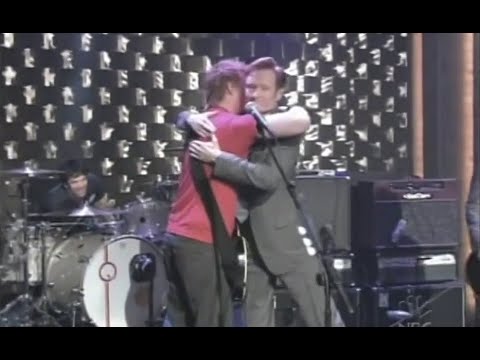 Queens of the Stone Age - Go With The Flow live @ Conan 2003