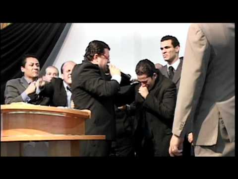 Pr Vagner Lisboa recebendo profecia Pr. Benhour Lopes TREMENDO