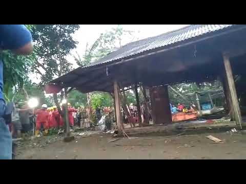 DETIK DETIK RUMAH DI ROBOHKAN BEDAH RUMAH MNCTV