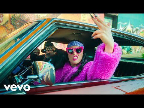 Charlotte Devaney - LATINA (Official Video)