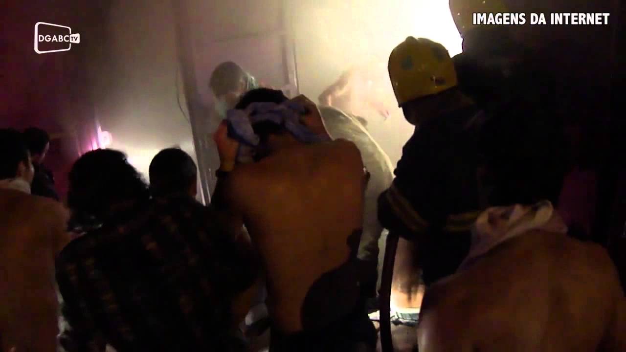 Momentos de pânico são registrados pelas câmeras dos celulares