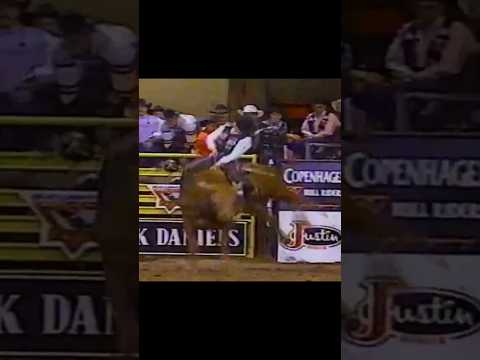 🇺🇲 Jim Sharp 🆚 Shotgun Red - 97 PBR Albuquerque (91 pts) #shorts #agro #rodeo #sports