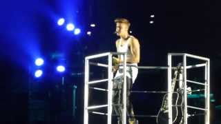 Justin Bieber - Yellow Raincoat (live) Arnhem Gelredome Netherlands 13.04.2013 concert