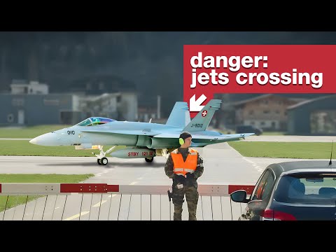 衝進跑道的軍事基地！你敢開嗎？ (The military base where you drive over the runway)