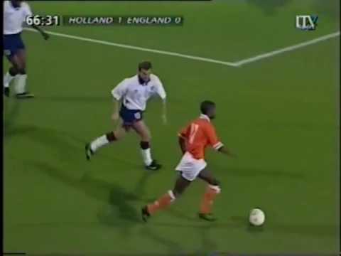 Bergkamp-Overmars passing combo Netherlands vs England (1994 WC Qualifiers)