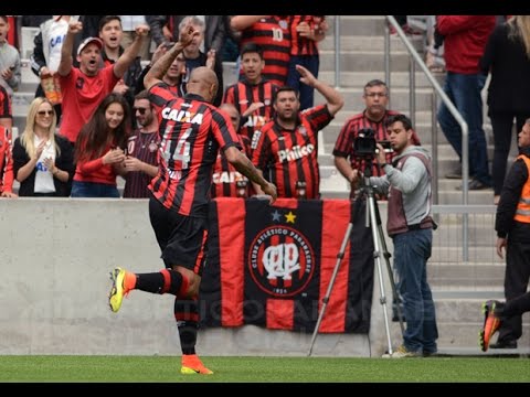 Atlético Paranaense x Ponte Preta: Gol de Thiago Heleno