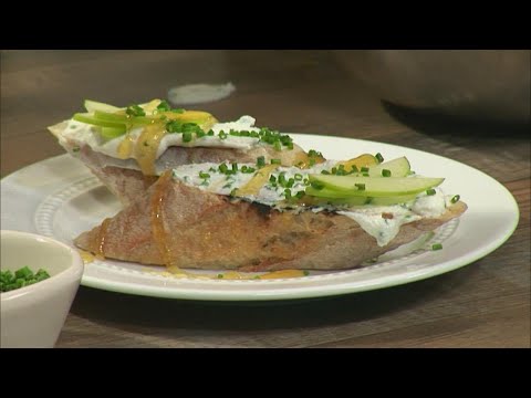 Recipe: whipped ricotta crustini with truffle honey