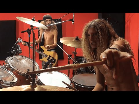 QUEENS OF THE STONE AGE - Go With The Flow (Live Studio Session)