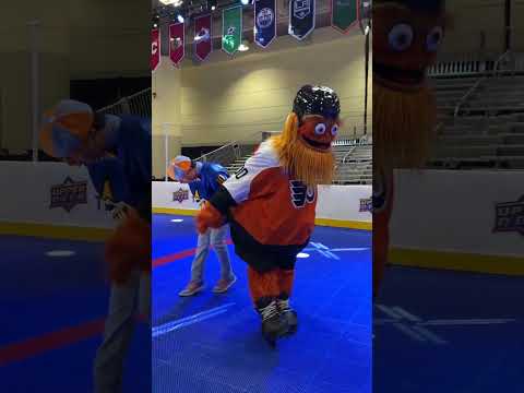 Blippi Hits the Griddy WITH GRITTY 🟠🔵?! #shorts #nhl #blippi