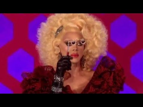 RuPaul reacciona a 'Cosas del Amor' de La Casa de las Flores 3