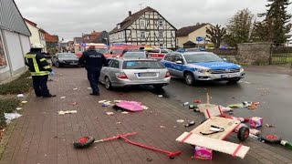 NIÑA ATROPELLADA POR UN CAMION. Nadie le ayuda. ¿En que sociedad vivimos?