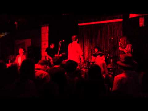 Alexander & The Grapes - Conversation Live @ Crowbar