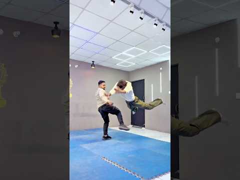 Street Defense: The Tony Jaa Method💥. #shorts #tonyjaa #selfdefense