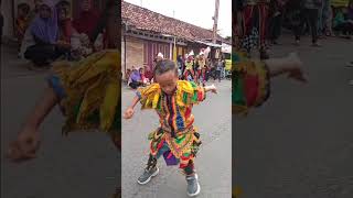 Download lagu Akibat bocil bermain gedruk.,😁.. #shortvideo #shorts #shortsviral #jaranan mp3 Download lagu Akibat bocil bermain gedruk.,😁.. #shortvideo #shorts #shortsviral #jaranan mp3