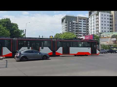 Tramvaiele V3A-93-CH-PPC 4036 si 4014(41) la Bd Timisoara