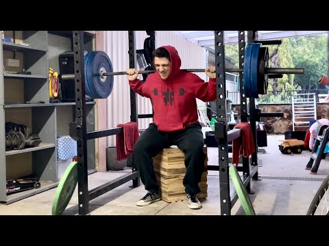 Squat everyday Day 1011: I’ve got knee pain