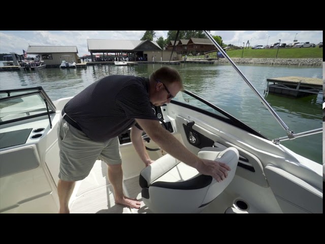 A photo of this 2026 Sea Ray SPX 210 Outboard