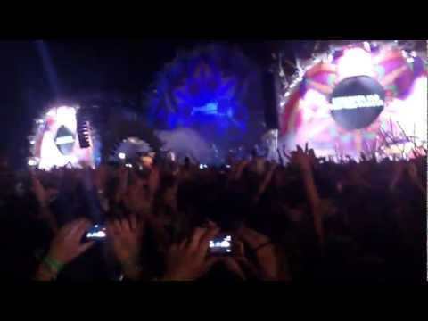 Dimitri Vegas & Like Mike Vs Yves V Playing Hard Rock Sofa - Quasar @ Dreamville - Tomorrowland 2012