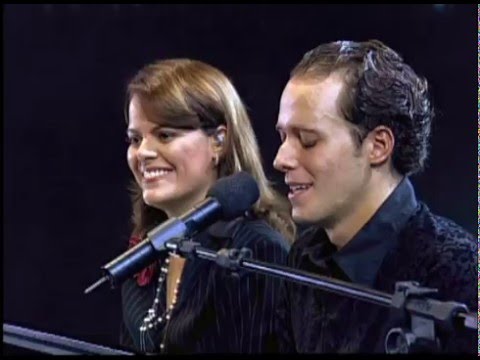 André Valadão e Ana paula valadao  QUE AMOR É ESSE DVD MAIS QUE ABUNDANTE