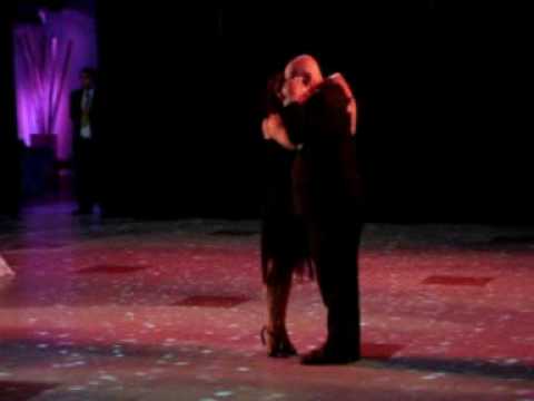  Néstor La Vítola  and  Veronica Olivera