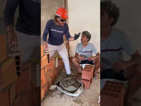 #pedreiro trolou o ajudante 😂🚧