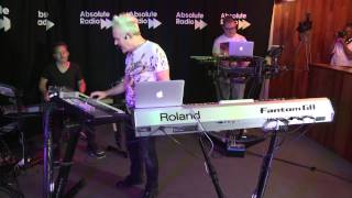 Howard Jones performs 'Conditioning' exclusively for Absolute Radio