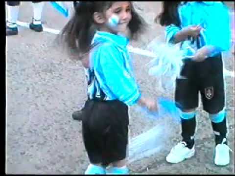 Alumnos de Liceo Masoller   desfilando en Rivera