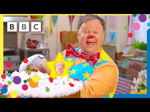 Mr Tumble's Busy Bus Day BIG CHASE! | CBeebies