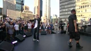 Jay-Z (Ft. Eminem) - Renegade Live (Official Video)