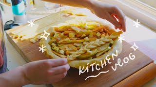 thinking about balance & apple pie 🍎 kitchen vlog