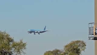 KOREAN AIR FLIGHT 31 HEAVY FROM ICN AIRPORT TO DFW AIRPORT A-777-300 LANDING ON RUNWAY 13R