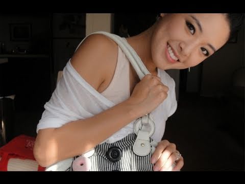 TAG: What's In My Purse?