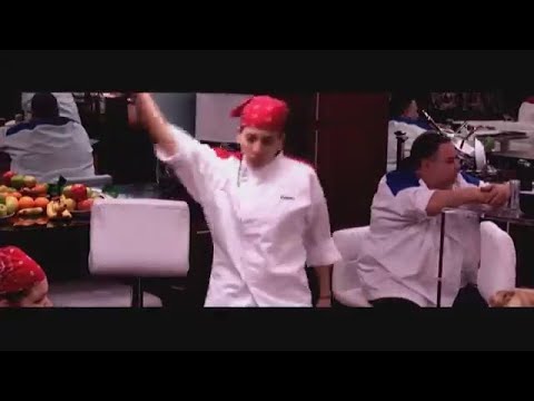 Robyn dances to the Half Life end credits