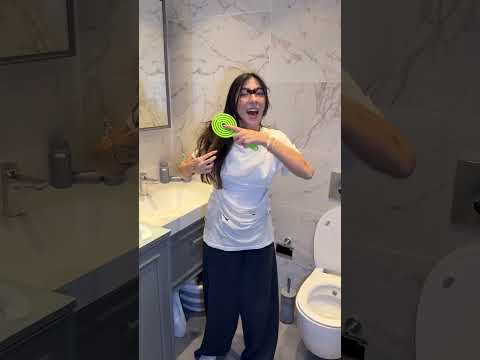 Ugly girls can't get in cars 😂❤️