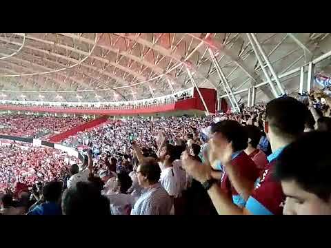 "Hinchada del bolso cantando en el Beira Río. Libertadores 2019" Barra: La Banda del Parque &bull; Club: Nacional