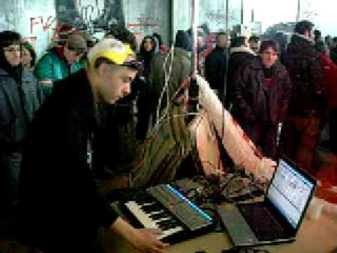 REO(DAJEFORTESYSTEM-LDAC)LIVE@KARNIVALFREEPARTY CENTER ITALY 28-02/01-03 PART.3!