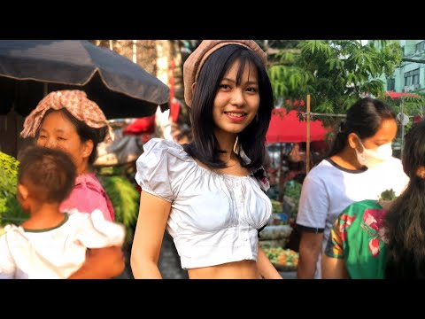 A busy evening market in Yangon