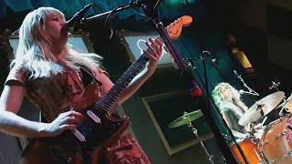 DEAP VALLY - TEENAGE QUEEN