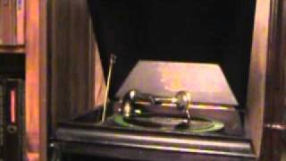 I Taut I Taw a Puddy-tat Music Video