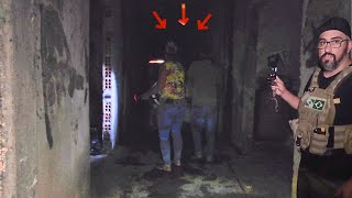 ENCONTREI ELES NO CORREDOR ASSOMBRADO! ASSUSTADOR!