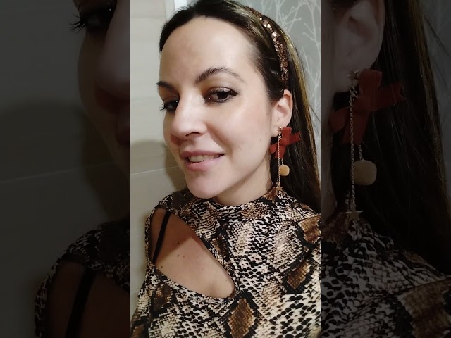 Vídeo relacionado con Pendientes Navidad Mujer Christmas Earrings Pendientes LED Brillantes para Mujeres y Niñas Joyas de Navidad Hermosas (color C)