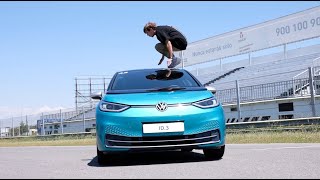 Dando el salto a la movilidad eléctrica con el campeón del mundo de Parkour ⚡️ #VWID3 Trailer
