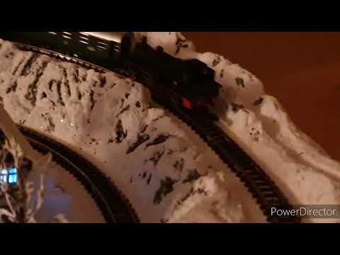 Wunderschöne Spur Z Koffereisenbahn Winteranlage
