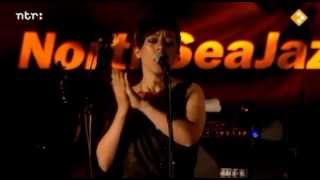 Gretchen Parlato - Butterfly / Holding Back the Years (North Sea Jazz 2012).