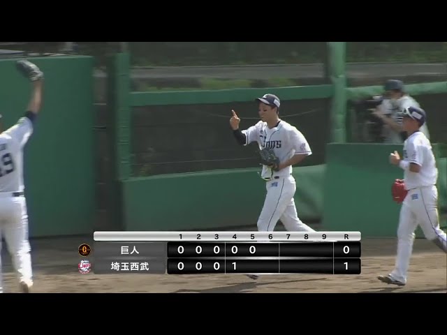 【ファーム】ライオンズ・戸川がフェンス際の打球をジャンピングキャッチ!! 2020/8/21 L-G(ファーム)